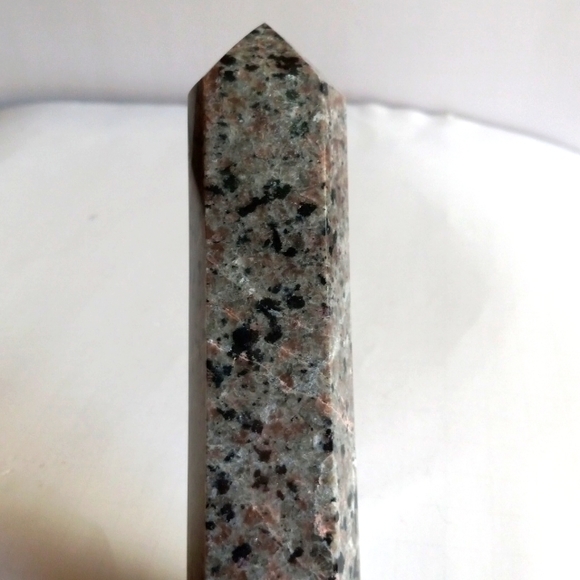 Yooperlite Crystal Tower. - Picture 5 of 8